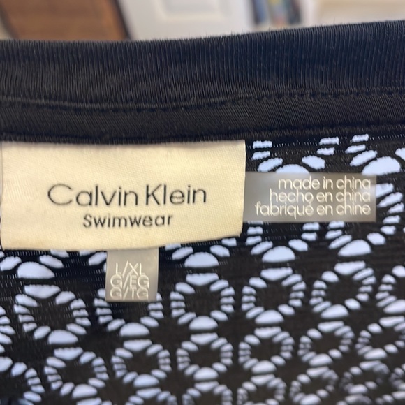 Cover up - Picture 5 of 5